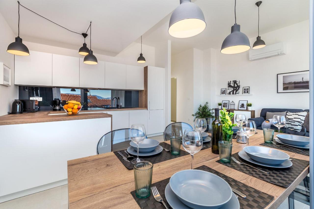 Apartments Solis Lacus Penthouse Njivice Eksteriør billede