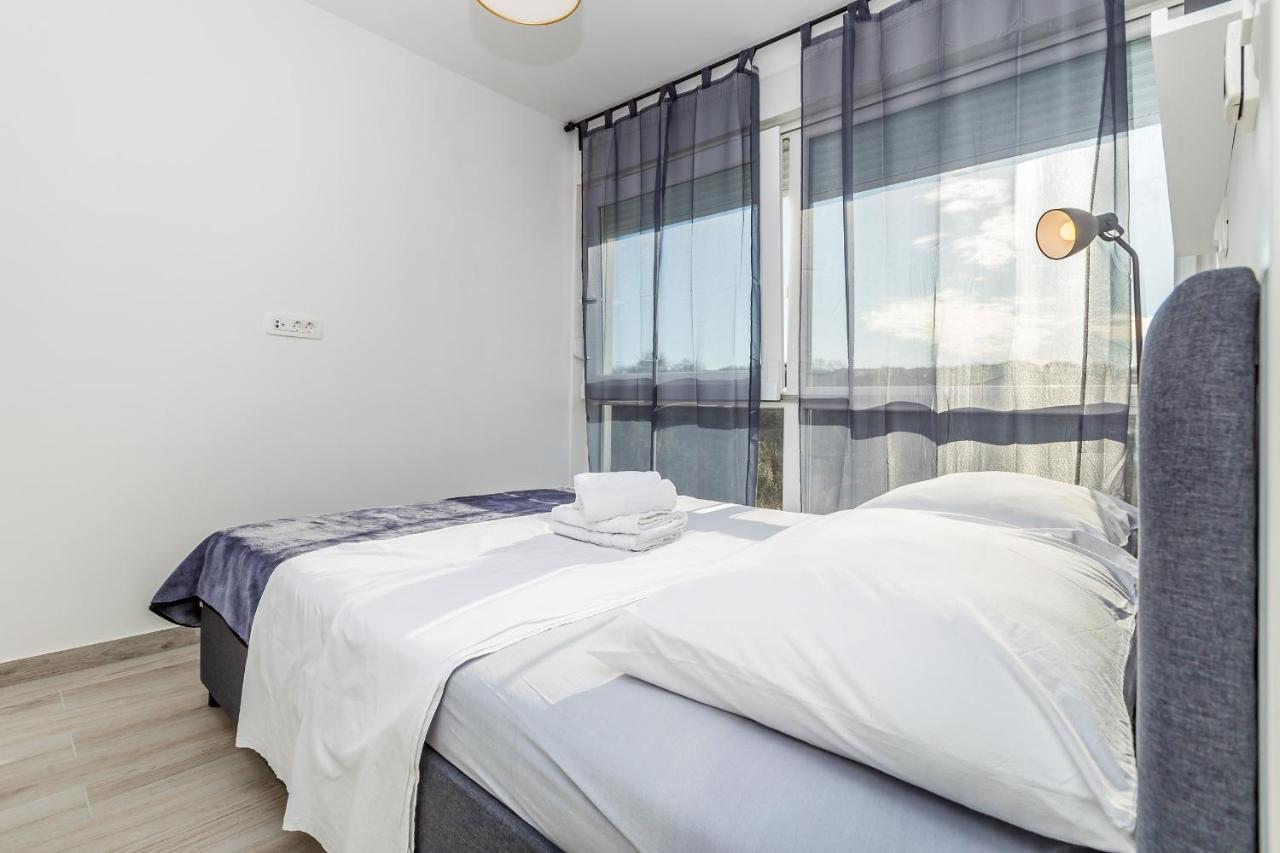 Apartments Solis Lacus Penthouse Njivice Eksteriør billede