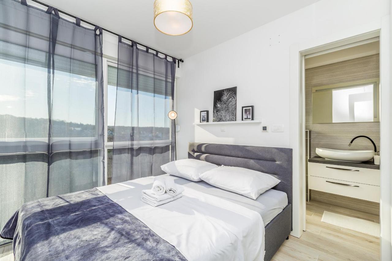 Apartments Solis Lacus Penthouse Njivice Eksteriør billede